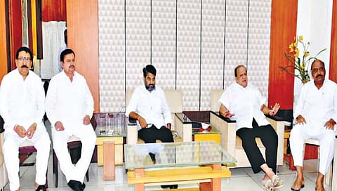 District Bank : महाविकास आघाडी जिल्हा बँकेची निवडणूक लढविणार