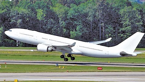 विमानाचा रंग का असतो पांढरा?