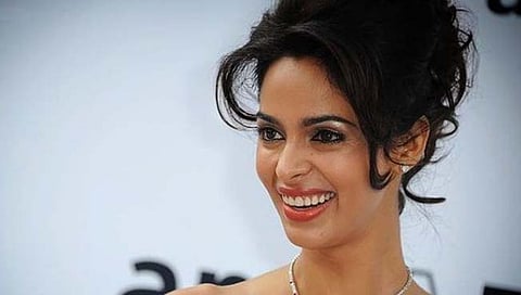 HBD Mallika : मल्लिका शेरावतला नको होत्या बोल्ड भूमिका पण…