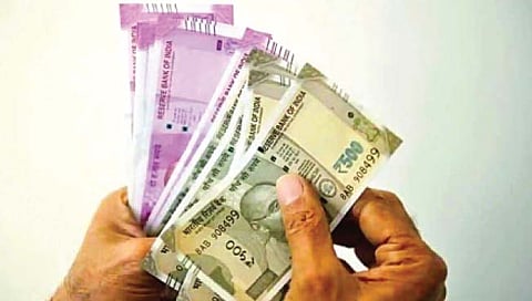 केंद्रीय कर्मचार्यांना दिवाळी भेट; महागाई भत्त्यात तीन टक्के वाढ