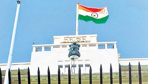 Diwali holidays : मंत्रालय कर्मचारी निघाले १० दिवसांच्या दिवाळी सुटीवर