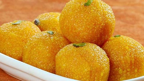 Human finger in laddu