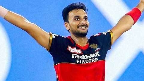 हर्षल पटेलने साधली चेन्नईच्या सर्वात यशस्वी गोलंदाजाबरोबर बरोबरी