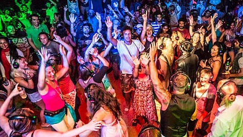 Rave Party : सेक्स, डान्स अन् ड्रग्ज म्हणजेच रेव्ह पार्टी !!!