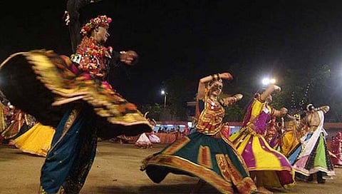navratri 2021 : दसऱ्याला गरबा, दांडिया आयोजन करायचं नाही ! नियमावली जारी