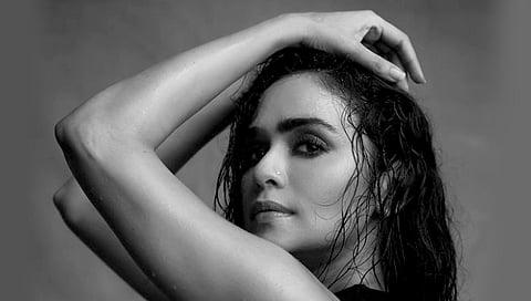 Amruta Khanvilkar : अमृताच्या हॉट लूकने वाढवला काळजाचा ठोका