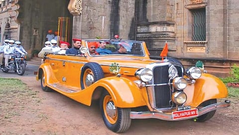 कोल्हापूरच्या शाही दसर्याची शान ; वैशिष्ट्यपूर्ण ‘मेबॅक’ @ ८५