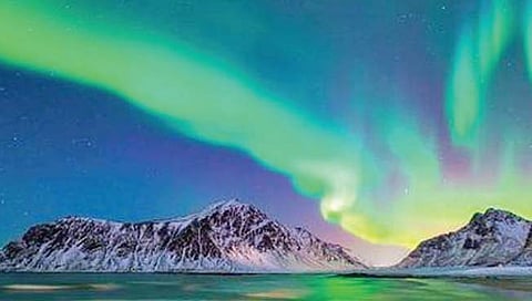 ऑरोरा बरोबर आवाजही येतो ऐकू?