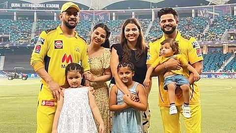 Sakshi Dhoni : एम. एस. धोनीची पत्नी साक्षी प्रेग्नंट? बेबी बंपचे फोटो व्हायरल..