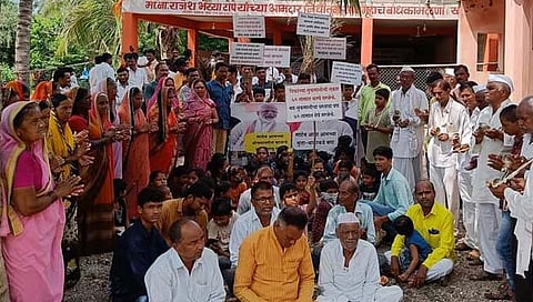 दैठणा : ७२ तासाच्या आत परतावा द्यावा, यासाठी शेतकऱ्यांचे आमरण उपोषण