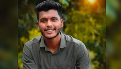 कोल्हापूर : शाहूपुरीत येथे दुचाकी-डंपरचा अपघात, १८ वर्षीय तरुण ठार