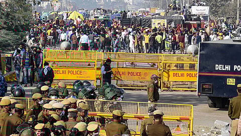 Man Killed At Singhu Border : सिंघू सीमेवर युवकाची हत्या करून आंदोलन स्थळाच्या स्टेजसमोर मृतदेह लटकवला