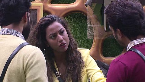 BBM-3 : स्वत:ची चूक मान्य कर मीनल- विकास