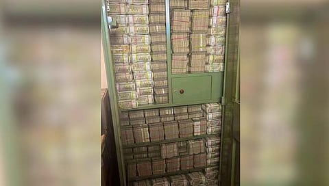 IT Raid : आयकर विभागाचा औषध कंपनीवर छापा, सापडली १४२ कोटीची रोकड!