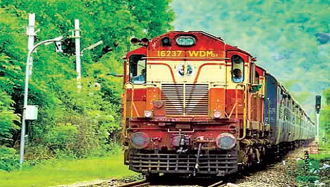 मिरज: कोल्हापूर – पुणे इंटरसिटी तातडीने सुरू करा