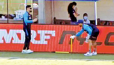 ऋषभ पंत याला धोनीने दिला गुरुमंत्र