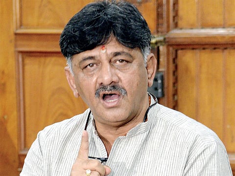 १२ ते २० टक्के कमिशन घेत असल्याचा डी. के. शिवकुमार यांच्यावर आरोप