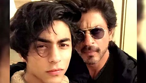 शाहरुख खान पोहोचला जेलमध्ये, एनसीबी टीम पोहोचली मन्नत बंगल्यावर !