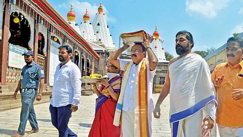 तिरुपती देवस्थान कडून अंबाबाईस शालू अर्पण; ‘चामुंडा मातृका’ रुपात पूजा