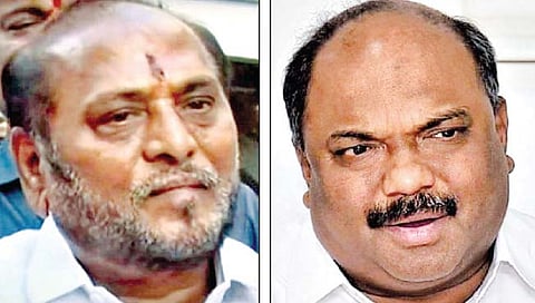 शिवसेनेतील अंतर्गत संघर्ष चव्हाट्यावर ! अनिल परबांविरुद्ध रामदास कदमांकडून सोमय्यांना रसद