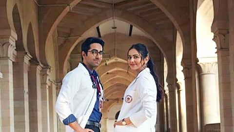 तारीख ठरली! आयुष्मान -रकुल प्रीतचा डॉक्टर जी ‘या’ दिवशी भेटीला