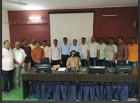 कापूस व्यापारी खून प्रकरणी पोलीस कर्मचाऱ्यांसह सहा जणांना अटक