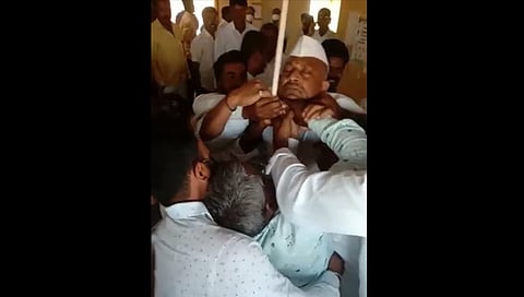 माजी आमदारांचा आत्महत्येचा प्रयत्न ; वीज बिलासाठी आक्रमक