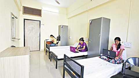 उदय सामंत म्हणाले वसतिगृहे आठ दिवसांत सुरू होतील