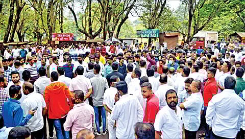 कोल्हापूर विधान परिषद निवडणूक : पाटील, महाडिक समर्थक आमने-सामने