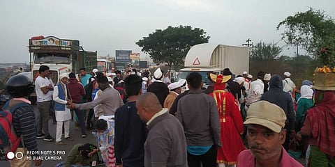 पुणे : आळंदीकडे चाललेल्या दिंडीत पिकअप घुसली; २ वारकऱ्यांचा मृत्यू, ३० जखमी