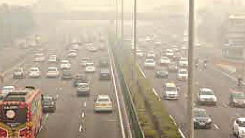 प्रदूषणामुळे लॉकडाऊनचा विचार करण्याची वेळ