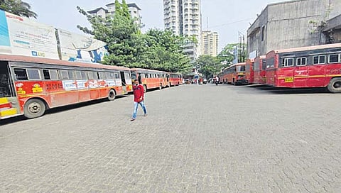 एसटी वाहतूक पुन्हा ठप्प, प्रवाशांचे हाल