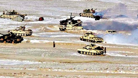 अक्साई चीन मध्ये बनताहेत पक्के रस्ते