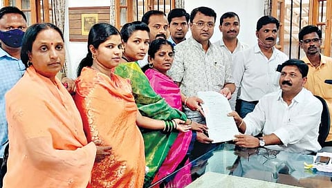 कोल्हापूर विधान परिषद : सूचकांच्या बोगस सह्या; अपक्ष उमेदवारावर फौजदारी करा