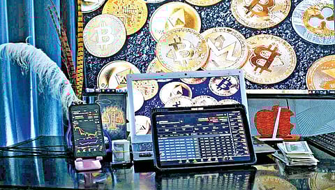वॉलेटवर वर्ग केलेल्या बिटकॉईनसाठी आरोपींकडे पासवर्डबाबत कसून चौकशी