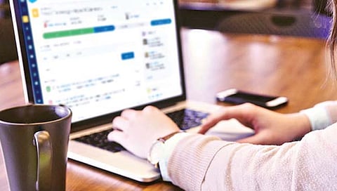 लॅपटॉप वर काम, अनारोग्यास निमंत्रण