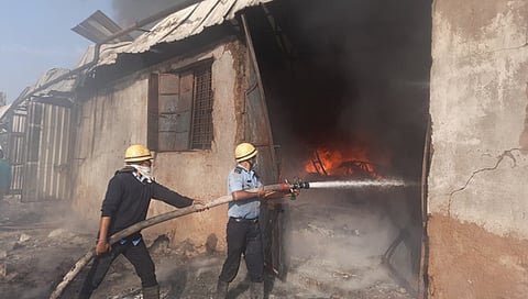 Nagpur fire : नागपूरच्या कामठी औद्योगिक परिसरातील प्लास्टिक कंपनीला आग