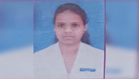 Nurse Death : वाळू डंपरने घेतला परिचारिकेचा जीव