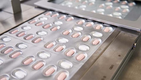 Paxlovid : कोविडवरील गोळीची निर्मिती करणाऱ्या ‘फायझर’वर देशांतर्गत कंपन्यांचे लक्ष