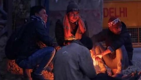 Pune : शहरात शेकोट्या पेटल्या ; किमान तापमान 8.6 अंशांवर