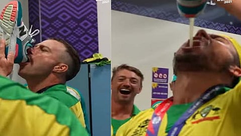 बुटातून बिअर पिताना ऑस्ट्रेलिया संघाचा विकेट किपर मॅथ्यू वेड आणि मार्कस टॉयनिस