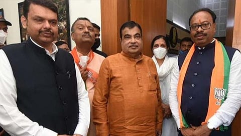 स्थानिक स्वराज्य संस्था मतदारसंघातून विधान परिषदेवर निवडून द्यायच्या जागेसाठी भाजपकडून प्रदेश महामंत्री व माजी मंत्री चंद्रशेखर बावनकुळे यांनी आपला उमेदवारी अर्ज दाखल केला.