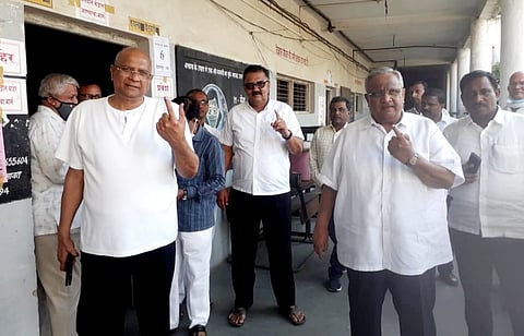 धुळे व नंदुरबार जिल्हा बँक : दहा जागांसाठी चुरशीने 97. 36 टक्के मतदान