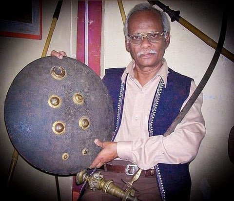 शिवकालीन शस्त्रसंग्राहक गिरीश जाधव यांचे निधन