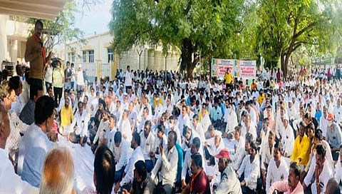 Harshvardhan Patil : हर्षवर्धन पाटलांचे धरणे आंदोलन यशस्वी