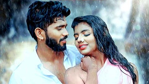 Selfie Kada Song : माधुरी पवारचं नवं गाणं रिलीज