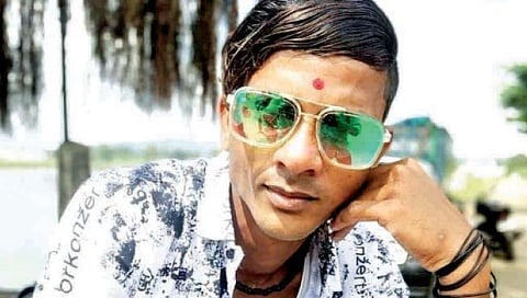 मृत प्रदीप तेलवेकर