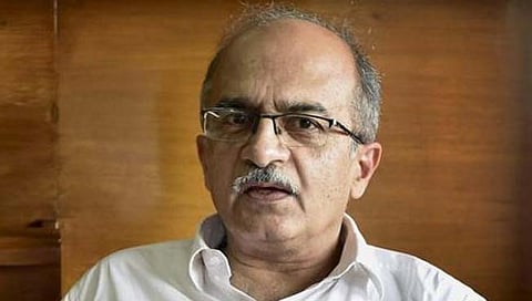 प्रशांत भूषण : ‘धार्मिक तुष्टीकरणाच्या बाबतीत केजरीवाल भाजपला मागे टाकत आहेत’