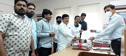 सांगली : ‘एसटी कर्मचाऱ्यांच्या मागण्या मान्य न झाल्यास उग्र आंदोलन’