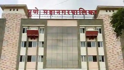 भवानी पेठ क्षेत्रीय कार्यालयात मर्जीतील ठेकेदारासाठी पात्र ठेकेदाराला केले अपात्र